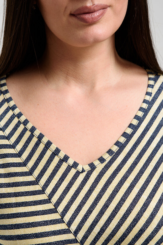 Платье женское 8480 узкая полоса