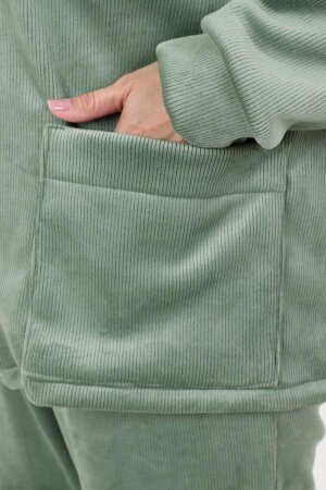 Куртка Алиса олива вельвет КУР-67