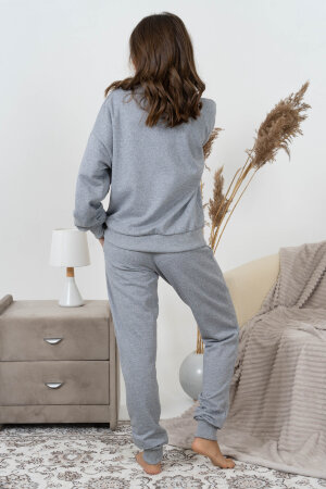 Женский костюм с брюками Рождество серый меланж