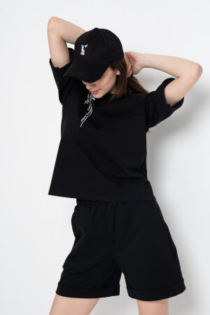 Женский костюм с шортами 67063 черный