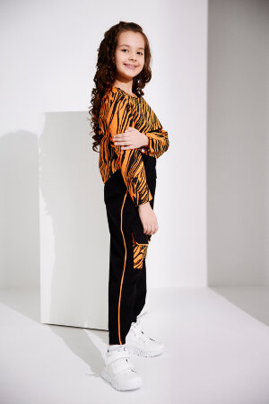 Костюм с брюками для девочки 67057 (тройка) оранжевый,черный