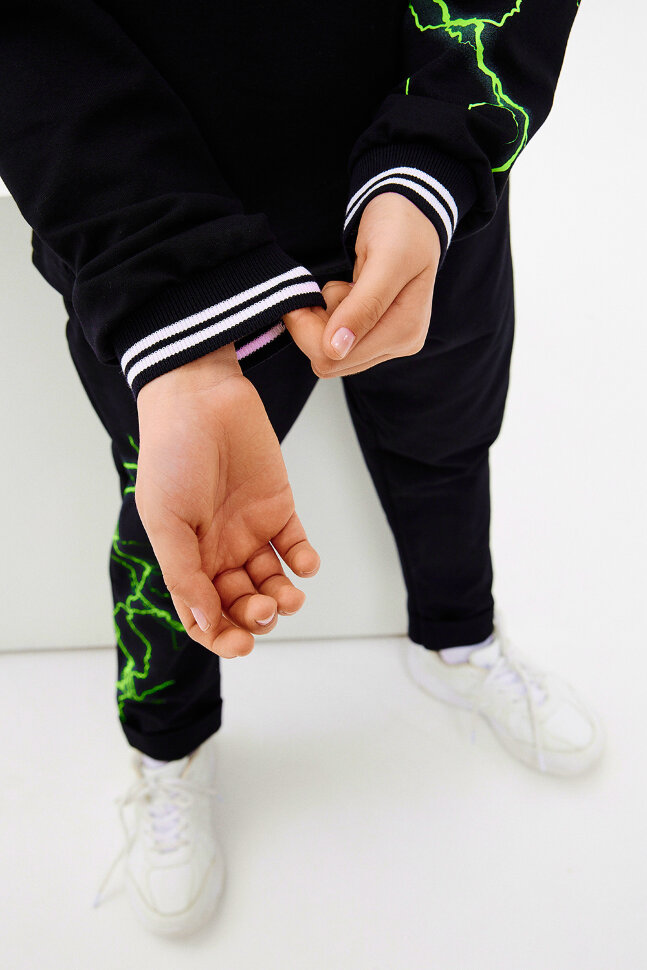 Детский костюм с брюками 67066 черный,зеленый