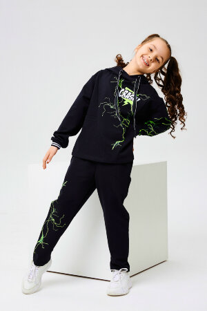 Детский костюм с брюками 67068 черный,зеленый